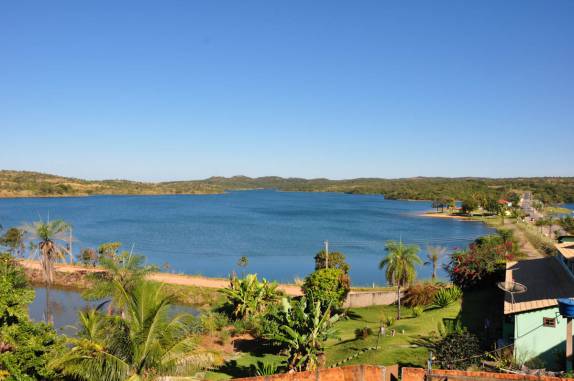 Lago da represa, em São Domingos - GO